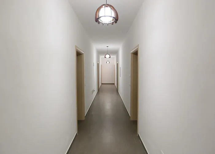 Jaho Hotel *