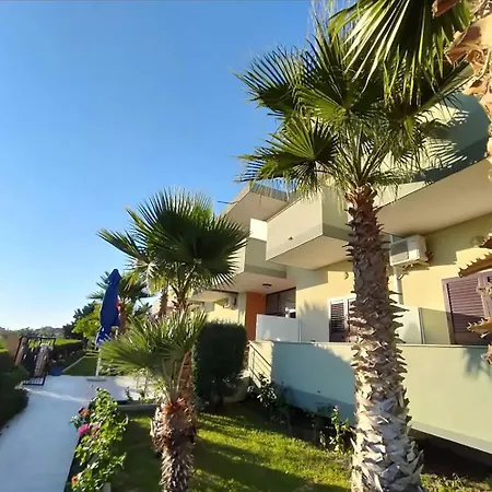 Jaho Hotel *